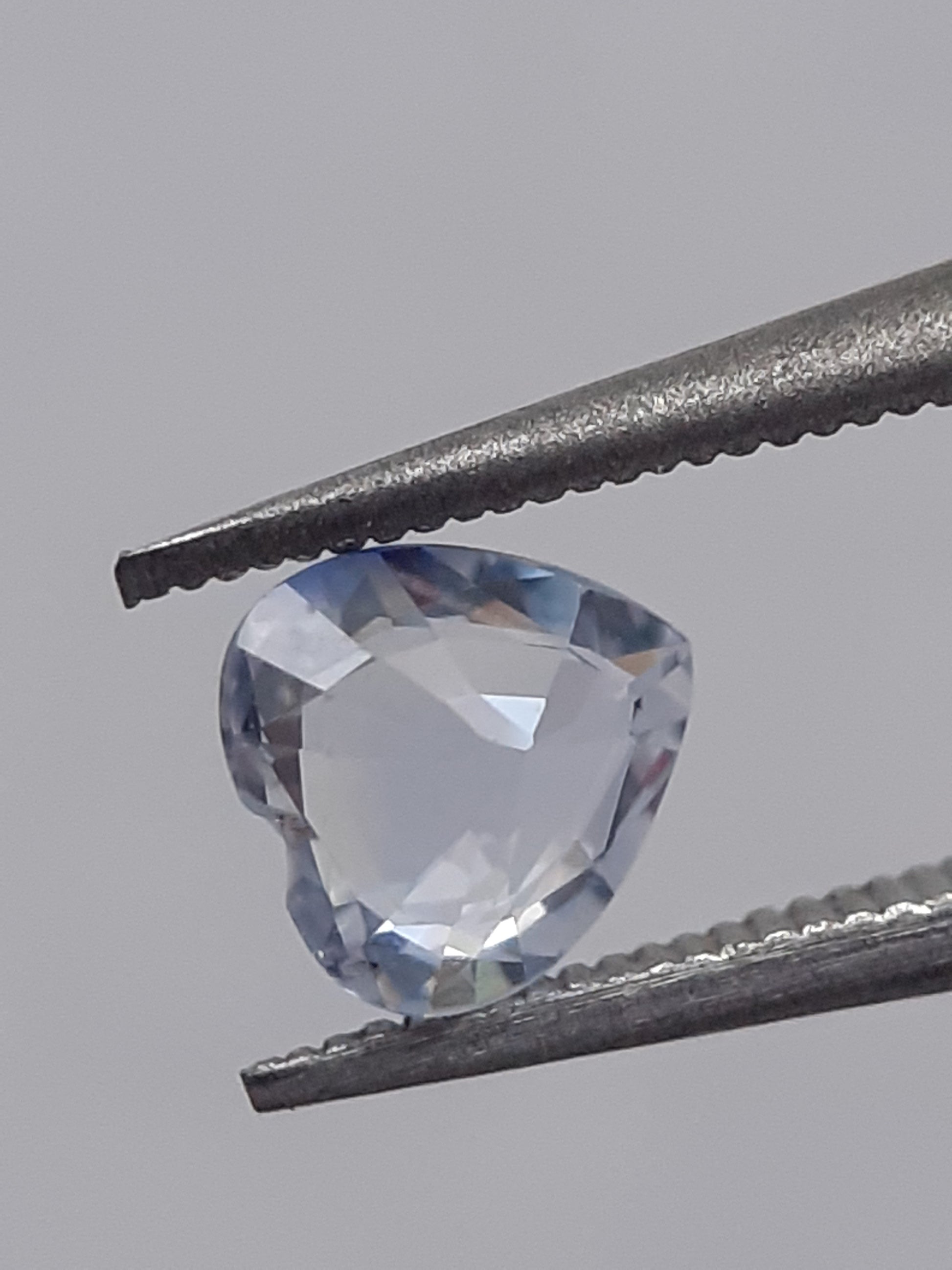 Natural light blue sapphire - 0.42 ct - Heart - heated - certified by NGB - Natural Gems Belgium