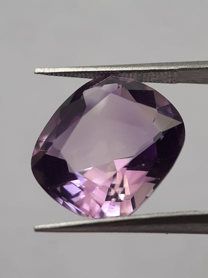 Natural purple Amethyst - 8.14 ct - cushion - unheated - Natural Gems Belgium