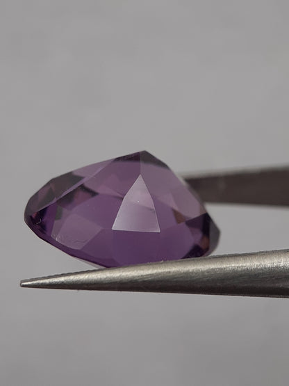 Natural purple Amethyst - 7.75 ct - cushion - unheated - Natural Gems Belgium