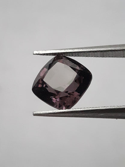 Natural Purple spinel - 2.50 ct - cushion - unheated - certified by NGB - Natural Gems Belgium