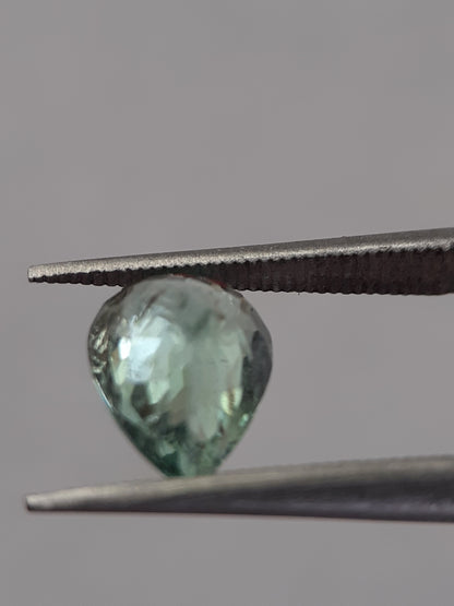 Natural light green Tourmaline - 1.18 ct - pear - unheated - certified by NGB - Natural Gems Belgium