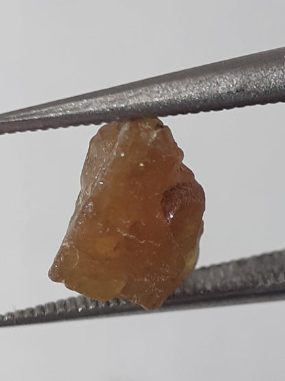 Natural brownish Yellow Apatite - 1.19 ct - Rough Gemstone - unheated - Natural Gems Belgium