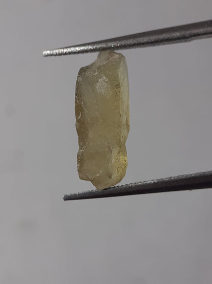 Natural Yellow Apatite - 1.76 ct - Rough Gemstone - unheated - Natural Gems Belgium