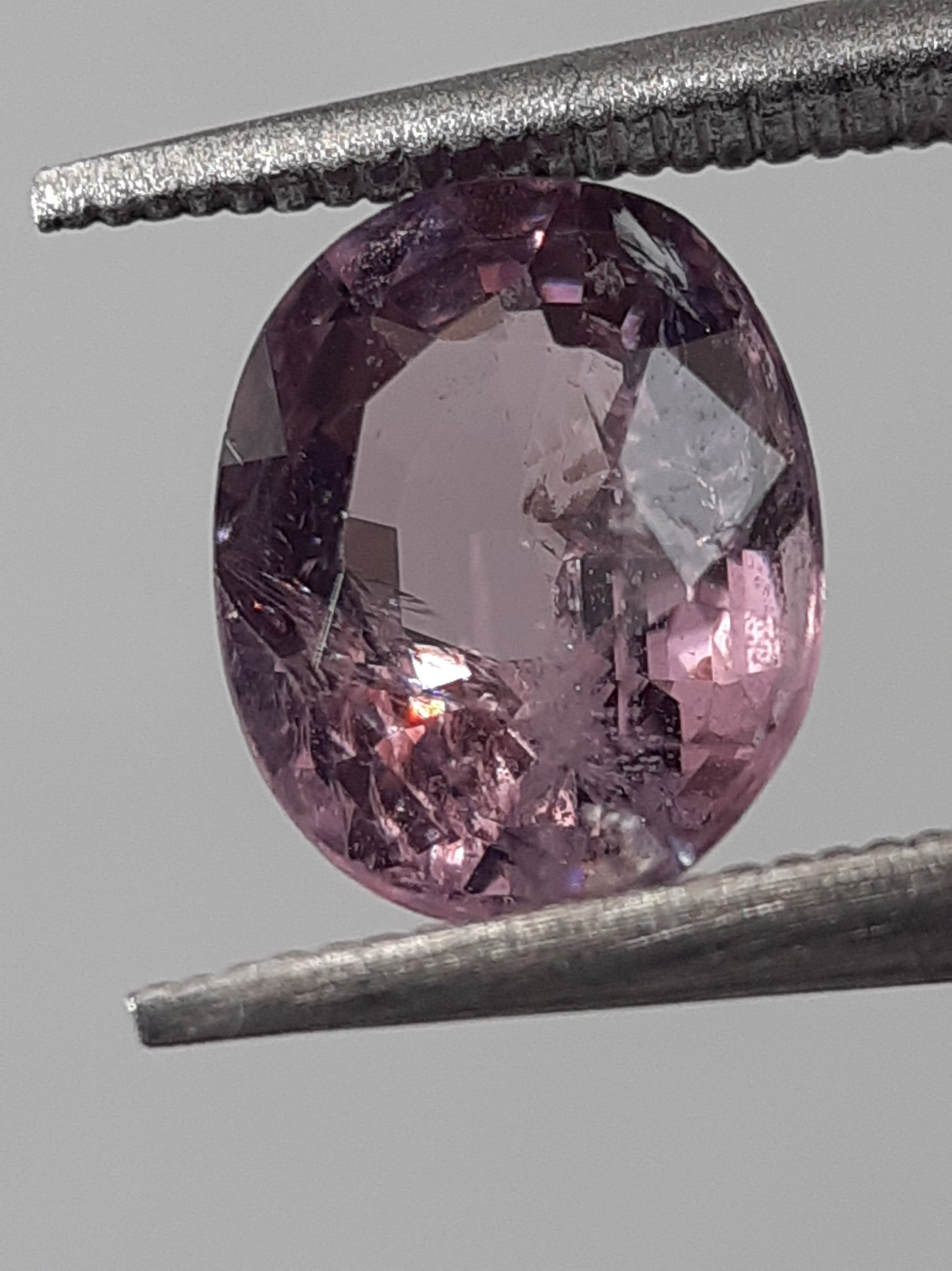 Natural Pinkish Purple spinel - 1.09 ct - oval - unheated - certified by NGB - Natural Gems Belgium