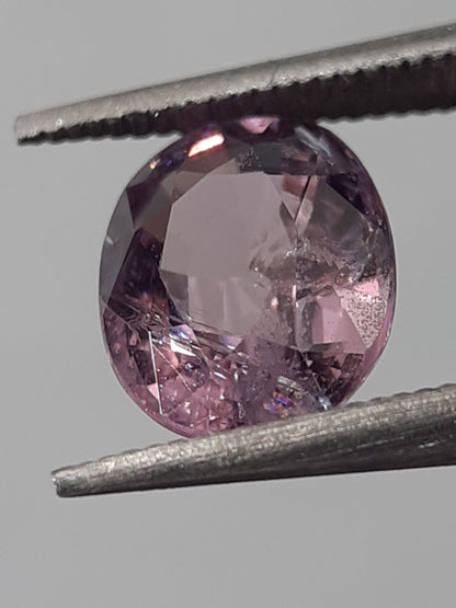 Natural Pinkish Purple spinel - 1.09 ct - oval - unheated - certified by NGB - Natural Gems Belgium