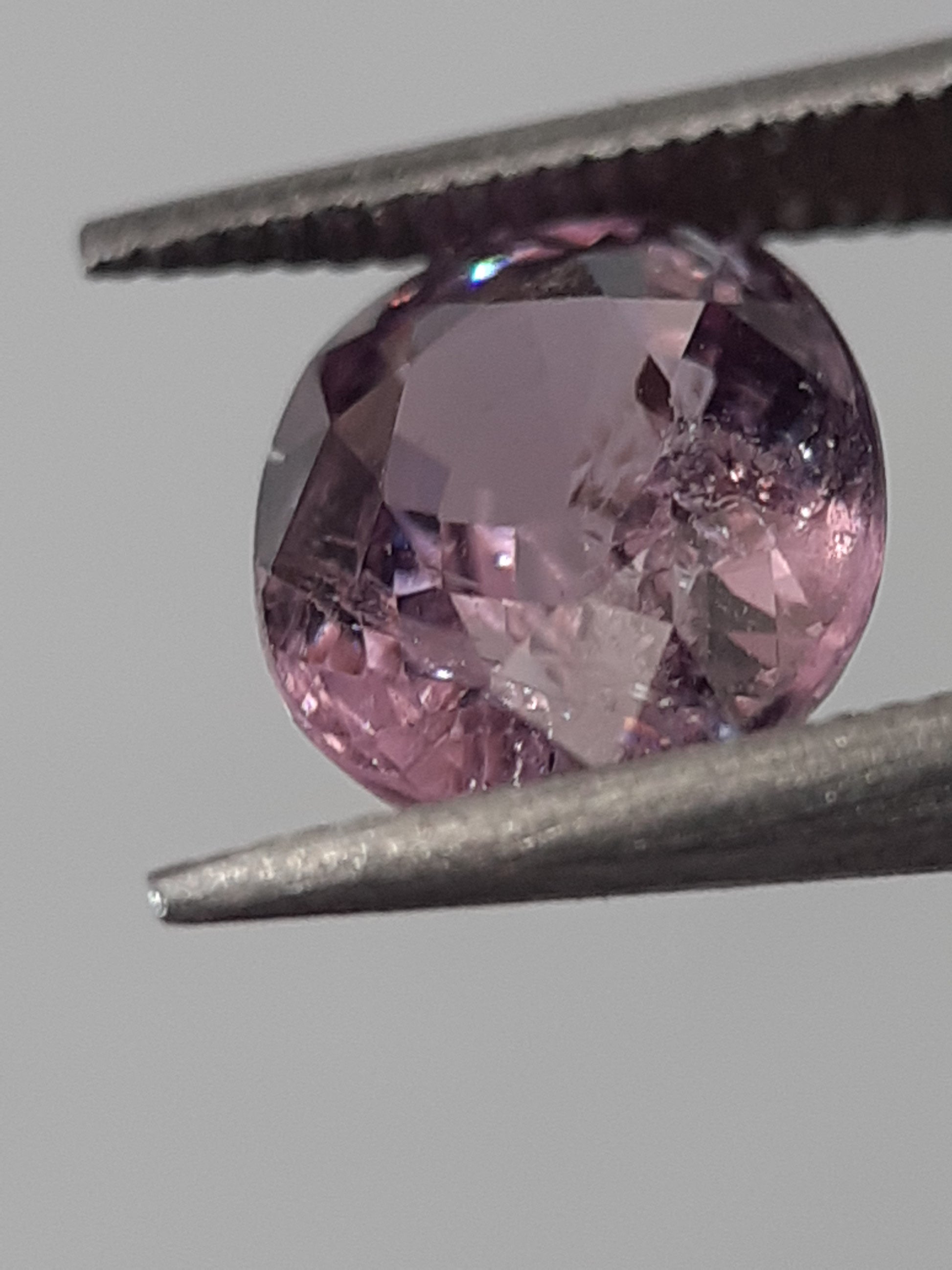 Natural Pinkish Purple spinel - 1.09 ct - oval - unheated - certified by NGB - Natural Gems Belgium