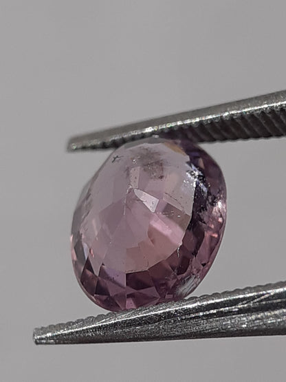 Natural Pinkish Purple spinel - 1.09 ct - oval - unheated - certified by NGB - Natural Gems Belgium