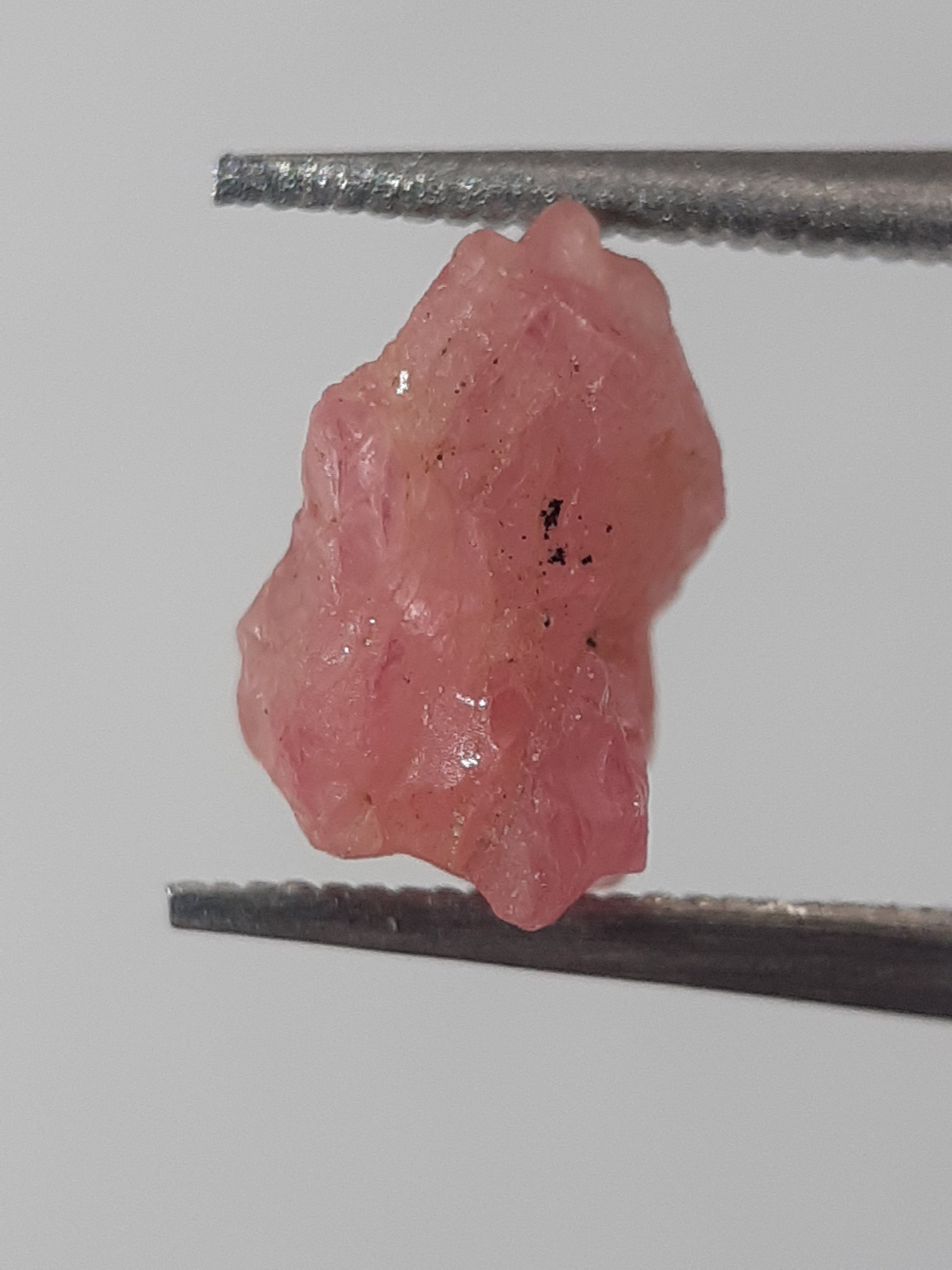 Natural Pink Spinel - 1.53 ct - Rough Gemstone - unheated - Natural Gems Belgium