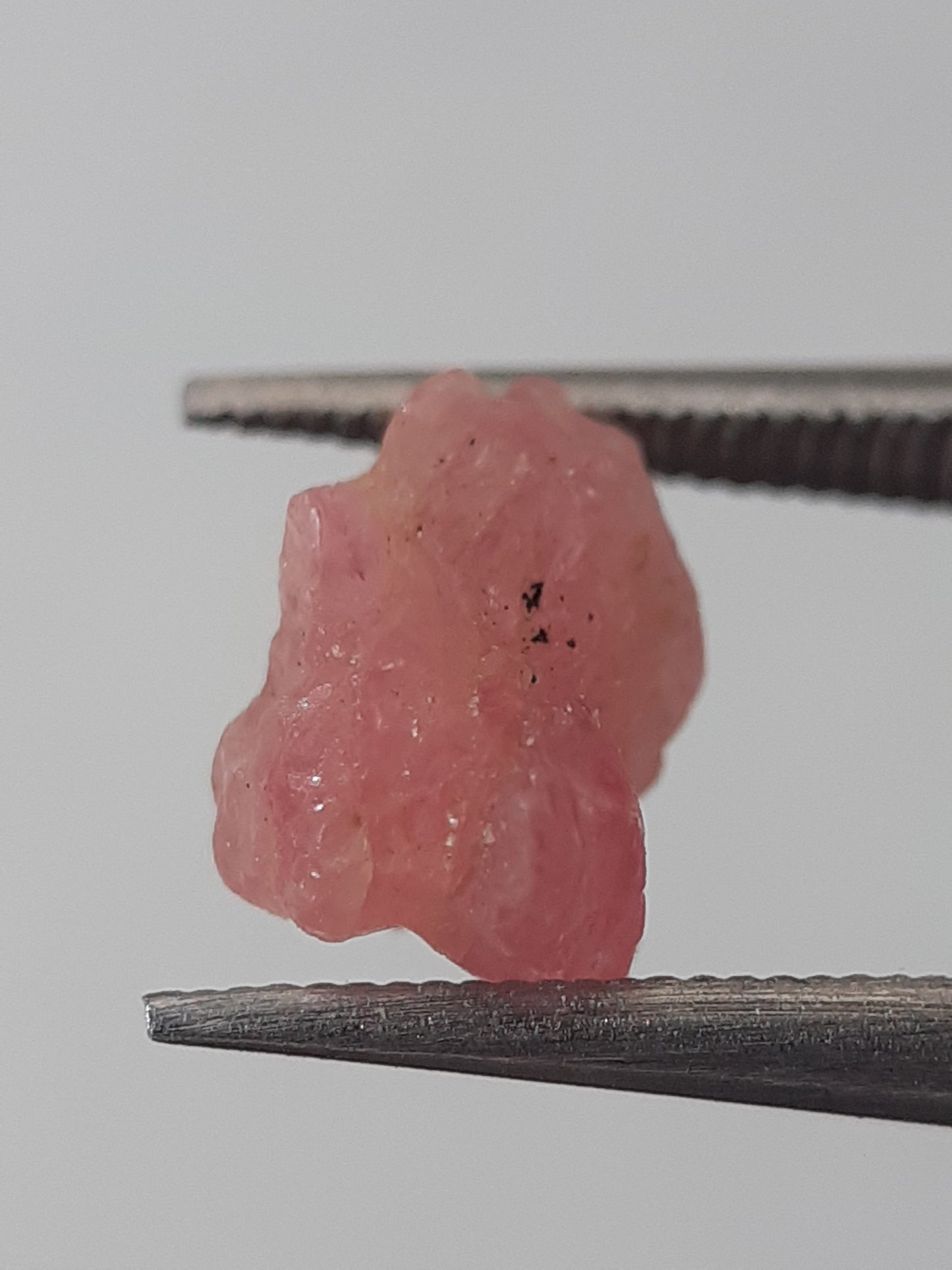 Natural Pink Spinel - 1.53 ct - Rough Gemstone - unheated - Natural Gems Belgium