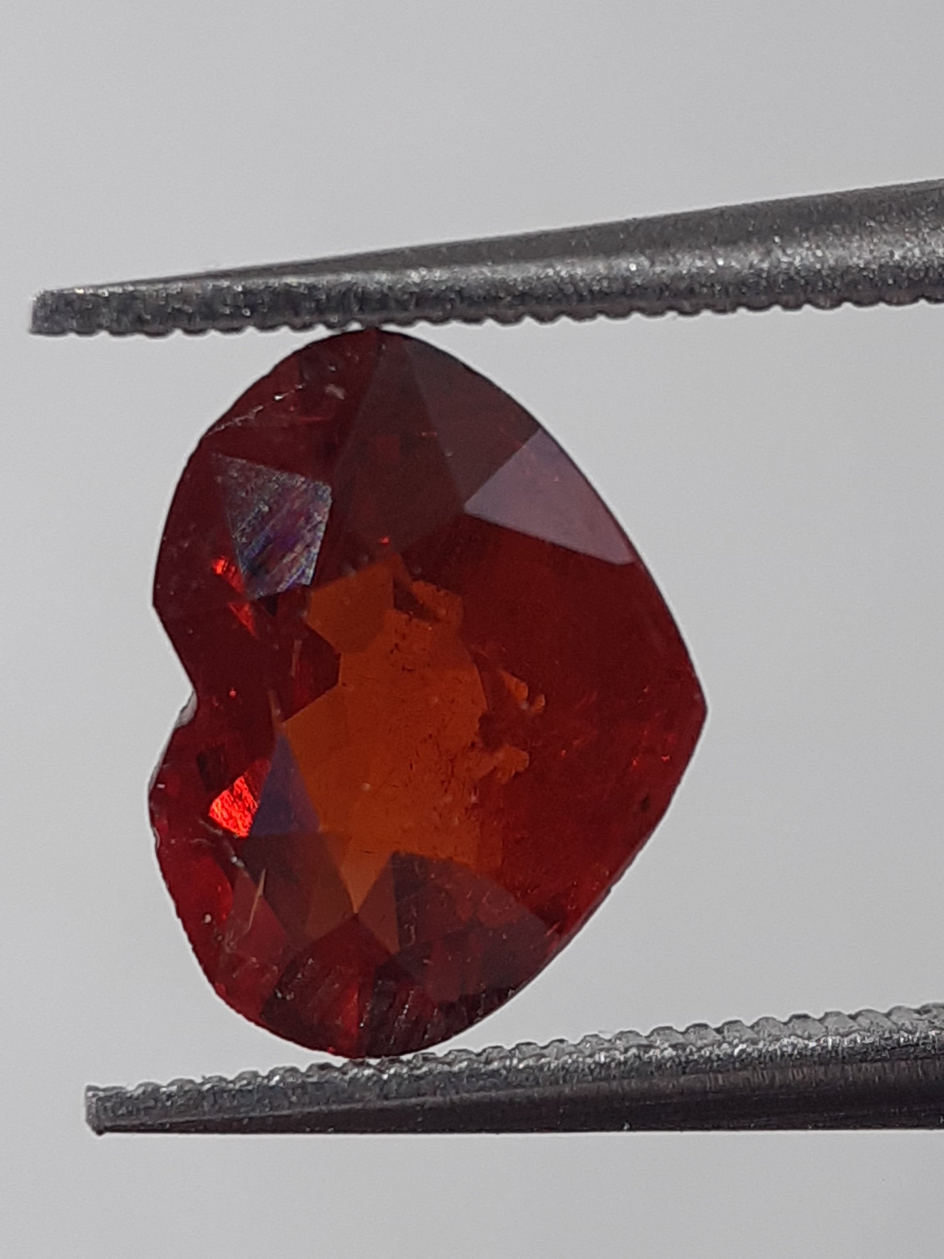 Natural medium orange Spessartite Garnet - 1.84 ct - heart - unheated - Natural Gems Belgium