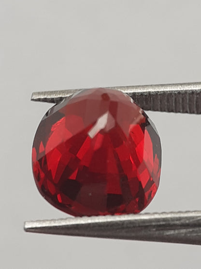 Natural reddish orange Spessartite Garnet - 2.63 ct - Oval - unheated - Natural Gems Belgium