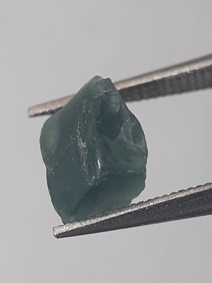 Natural bluish green Apatite - 1.28 ct - Rough Gemstone - unheated - Natural Gems Belgium