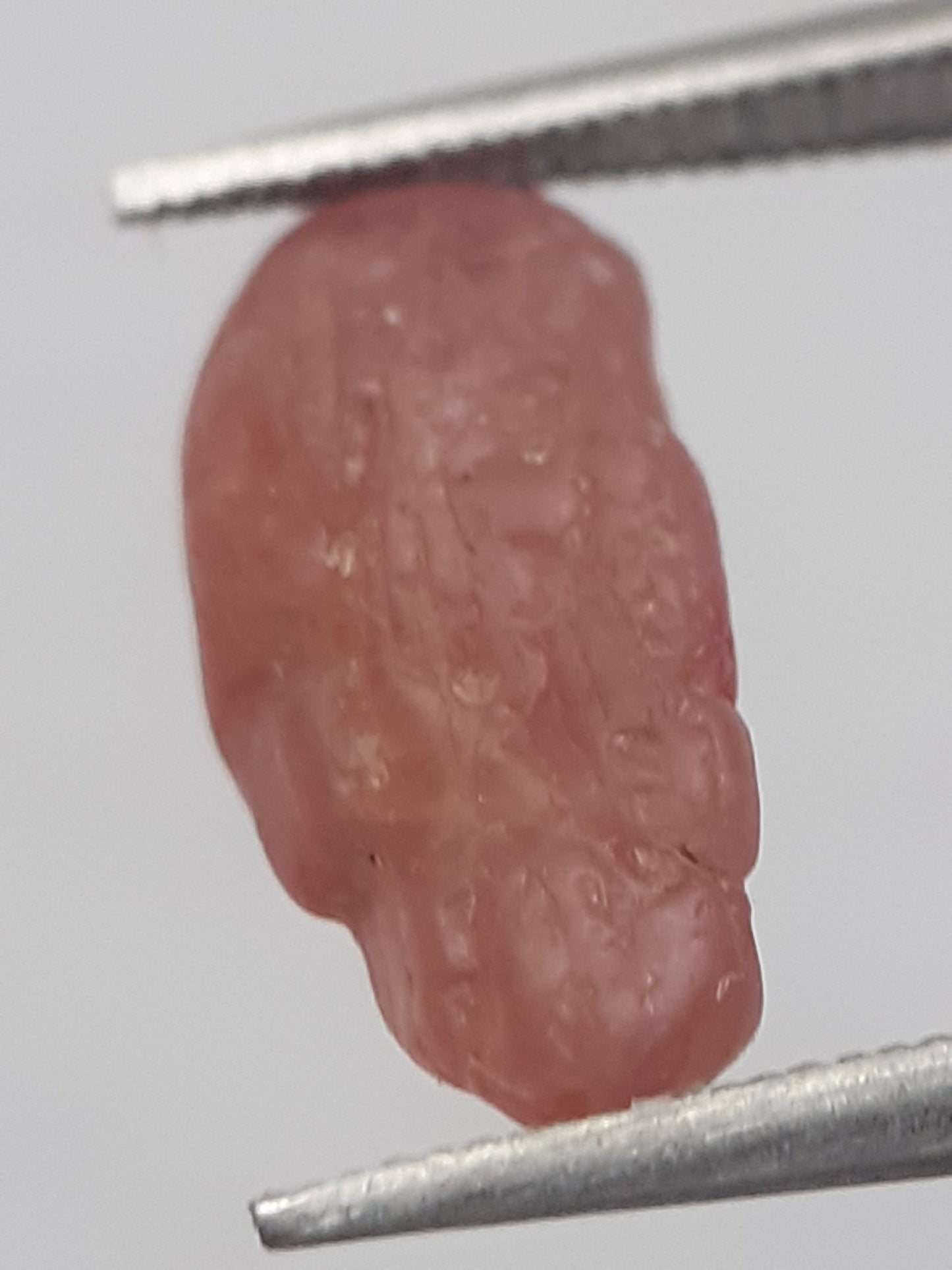 Natural reddish orange Spinel - 2.278 ct - Rough Gemstone - unheated - Natural Gems Belgium