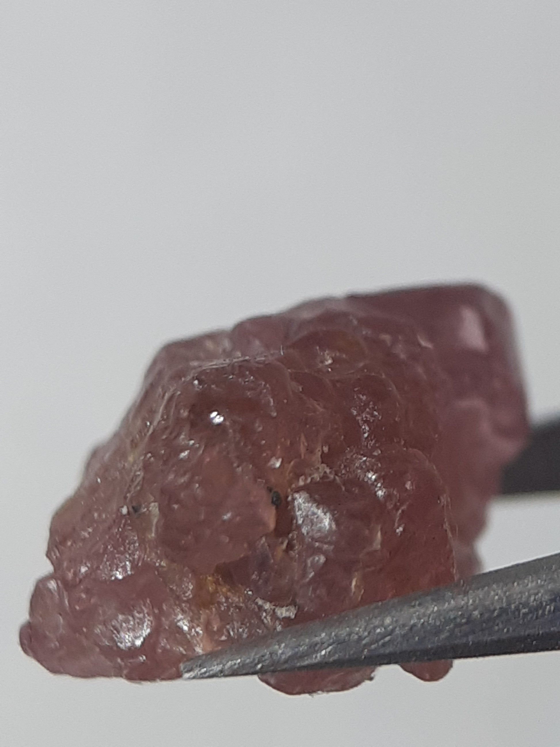 Natural pinkish violet Spinel - 4.063 ct - Rough Gemstone - unheated - Natural Gems Belgium