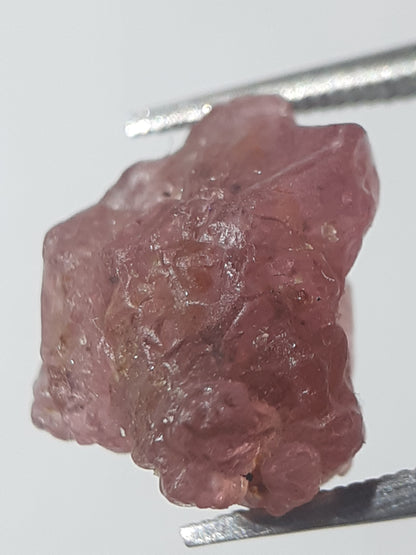 Natural pinkish violet Spinel - 4.063 ct - Rough Gemstone - unheated - Natural Gems Belgium