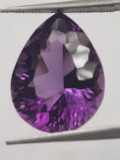 Natural purple Amethyst - 7.498 ct - pear - concave/custom cut - unheated - Natural Gems Belgium