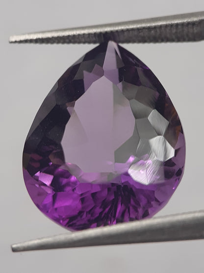 Natural purple Amethyst - 7.498 ct - pear - concave/custom cut - unheated - Natural Gems Belgium