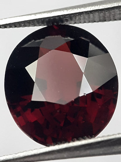 Natural orangey red Spessartite Garnet - 4.65 ct - Oval - unheated - Natural Gems Belgium