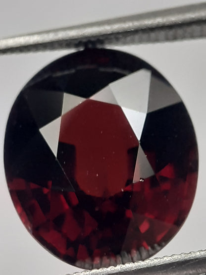 Natural orangey red Spessartite Garnet - 4.65 ct - Oval - unheated - Natural Gems Belgium