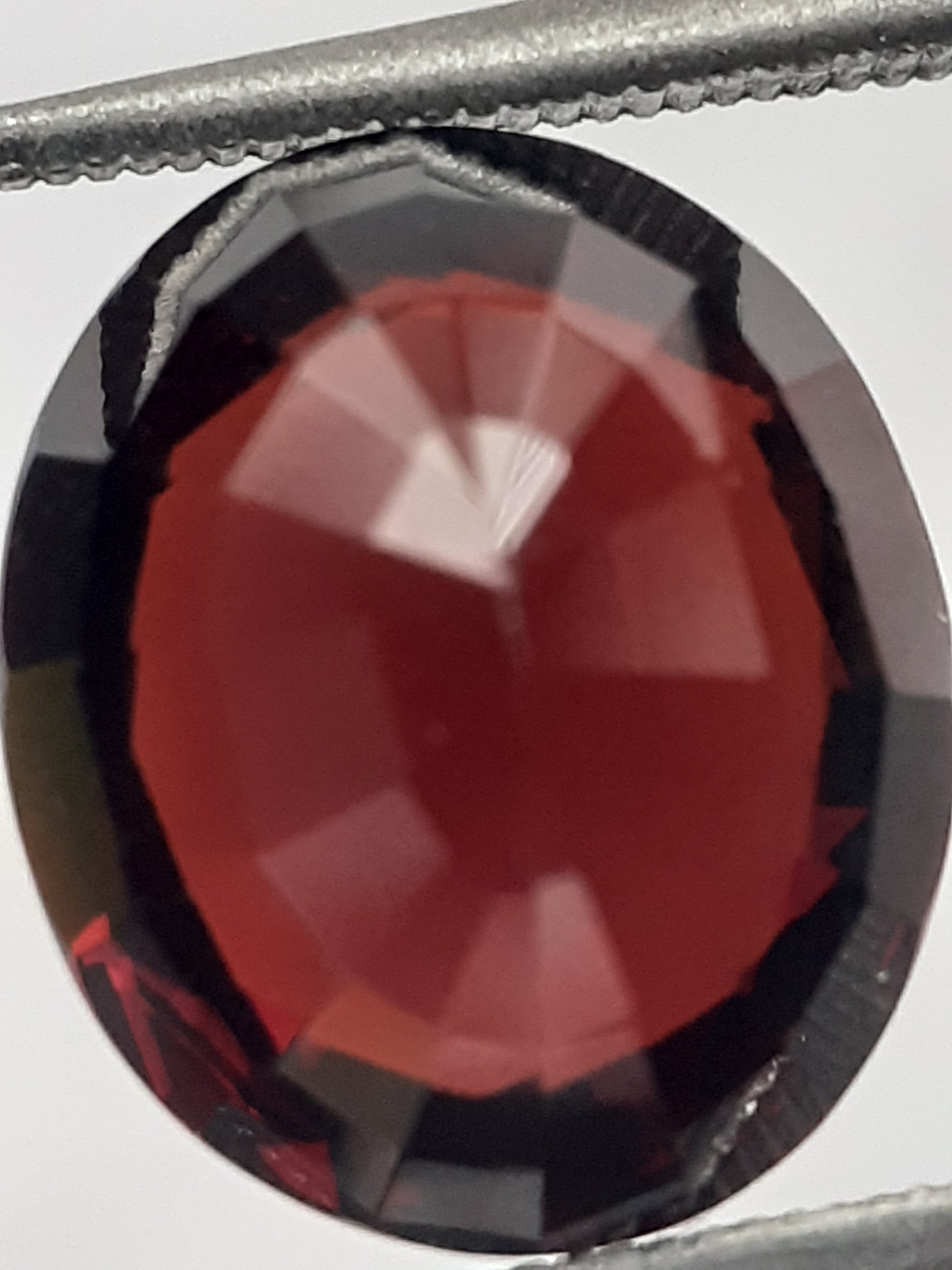 Natural orangey red Spessartite Garnet - 4.65 ct - Oval - unheated - Natural Gems Belgium