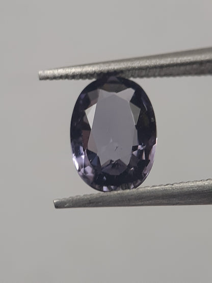 Natural violet spinel - 0.94 ct - oval - unheated - certified by NGB - Natural Gems Belgium