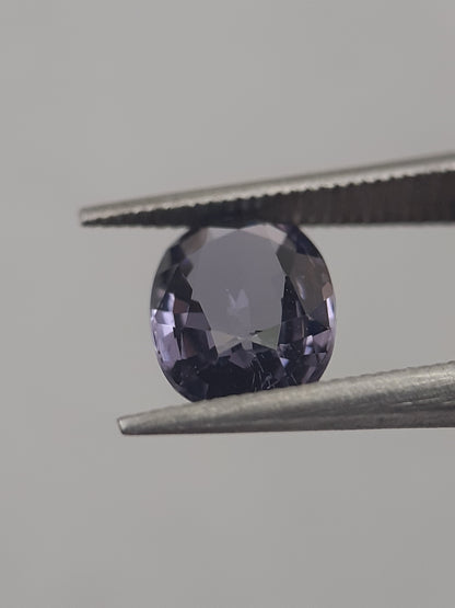 Natural violet spinel - 0.94 ct - oval - unheated - certified by NGB - Natural Gems Belgium