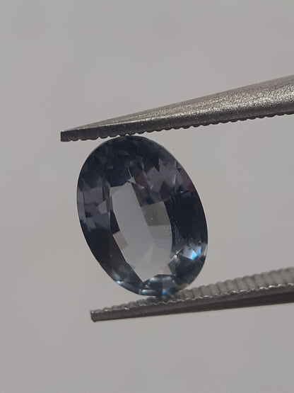 Natural blue spinel - 0.99 ct - oval - unheated - certified by NGB - Natural Gems Belgium