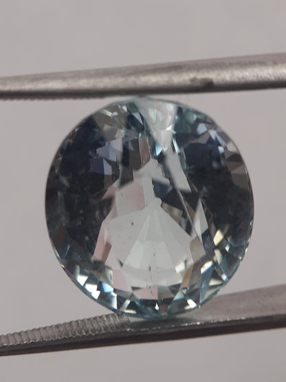 Natural light blue Topaz - 15.31 ct -oval - untreated - certified by NGB - Natural Gems Belgium