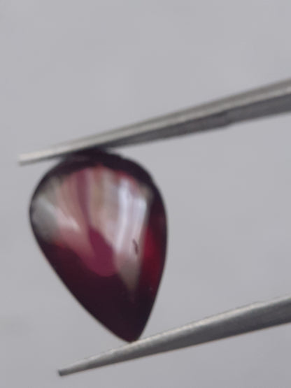 Natural pinkish purple Rhodolite Garnet - 6.565 ct - pear - unheated - Natural Gems Belgium