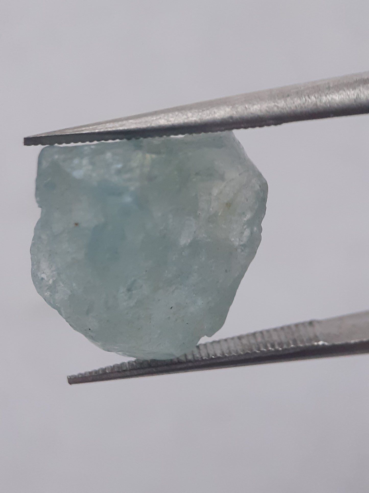 Natural greenish blue Aquamarine - 6.43 ct - Rough Gemstone - unheated - Certified by NGB - Natural Gems Belgium