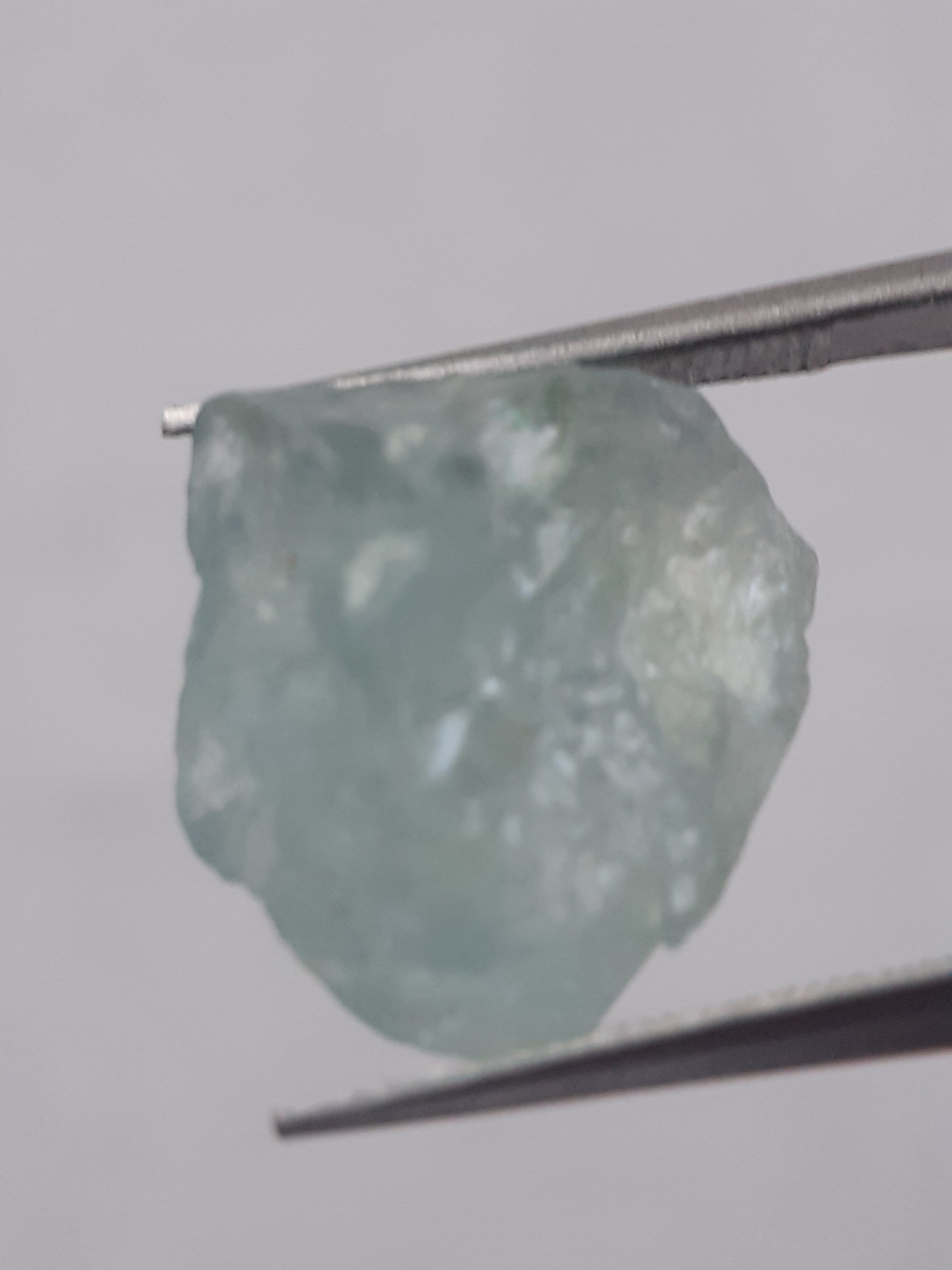 Natural greenish blue Aquamarine - 6.43 ct - Rough Gemstone - unheated - Certified by NGB - Natural Gems Belgium