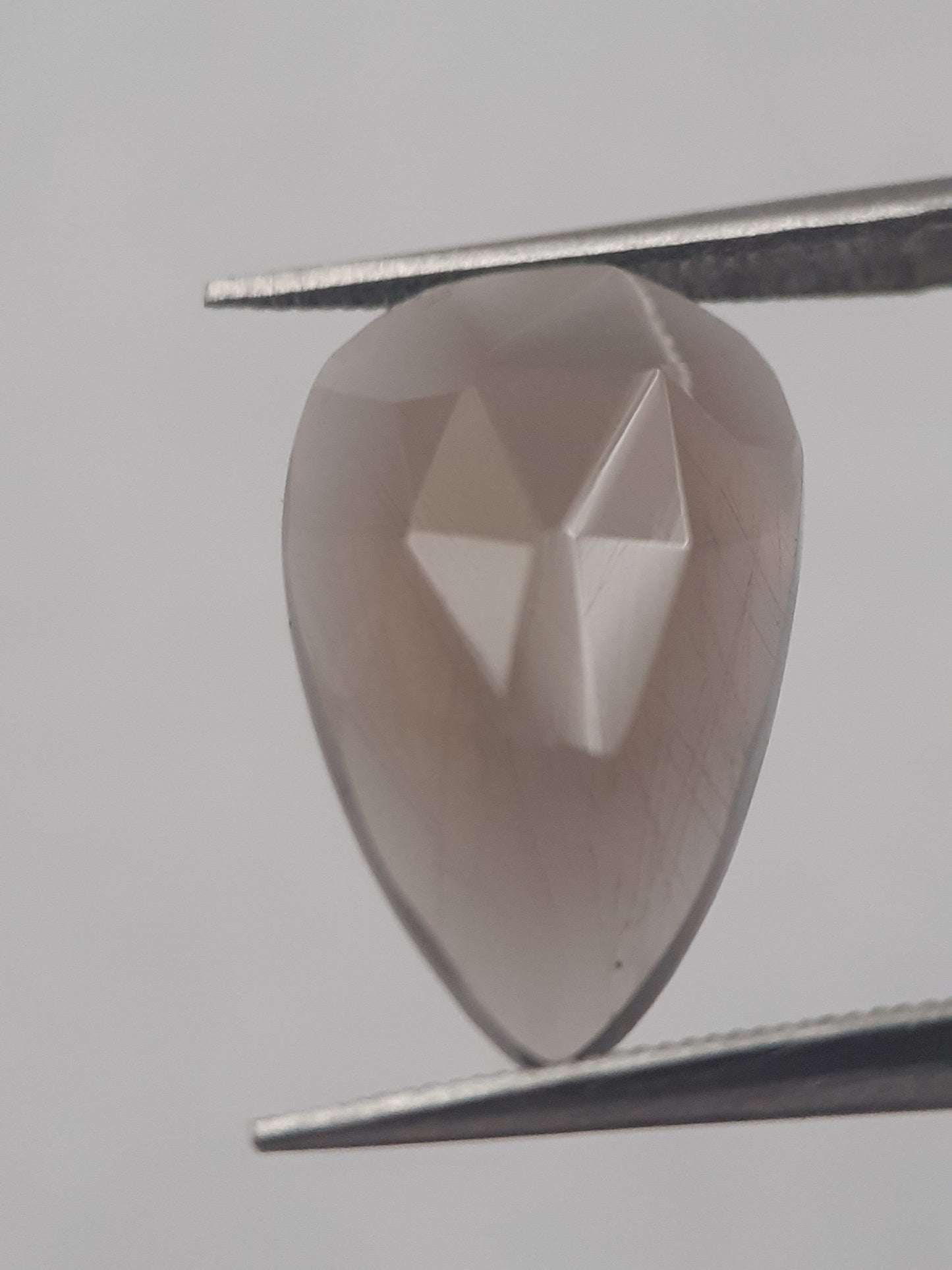 Natural greyish brown smoky quartz - 4.573 ct - pear  - unheated - Rose cut - Natural Gems Belgium