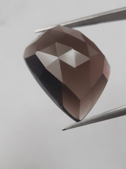 Natural deep greyish brown smoky quartz - 18.023 ct - free form  - unheated - rose cut - Natural Gems Belgium