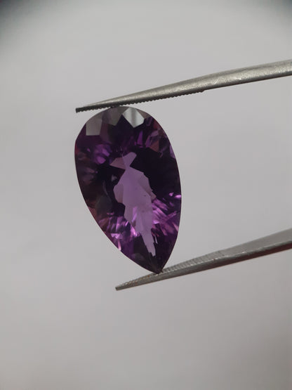 Natural deep purple Amethyst - 9.783 ct - pear - custom cut - certified natural - Natural Gems Belgium