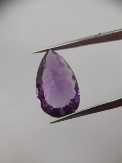 Natural deep purple Amethyst - 9.783 ct - pear - custom cut - certified natural - Natural Gems Belgium