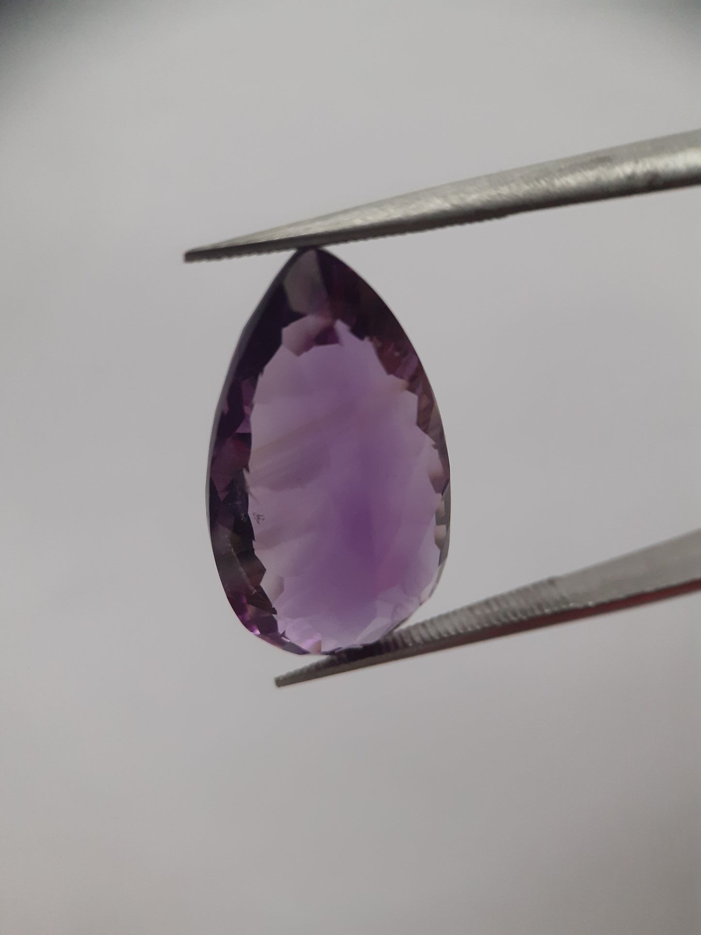 Natural deep purple Amethyst - 9.783 ct - pear - custom cut - certified natural - Natural Gems Belgium