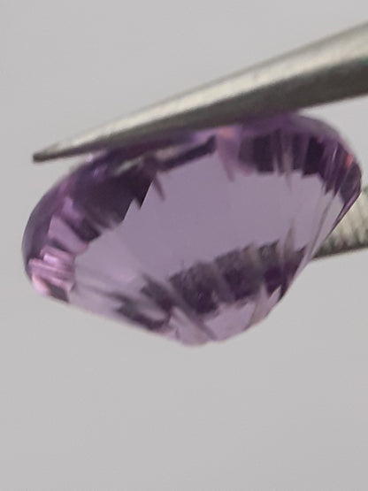 Natural violet purple Amethyst - 3.054 ct - oval - custom cut - certified natural - Natural Gems Belgium