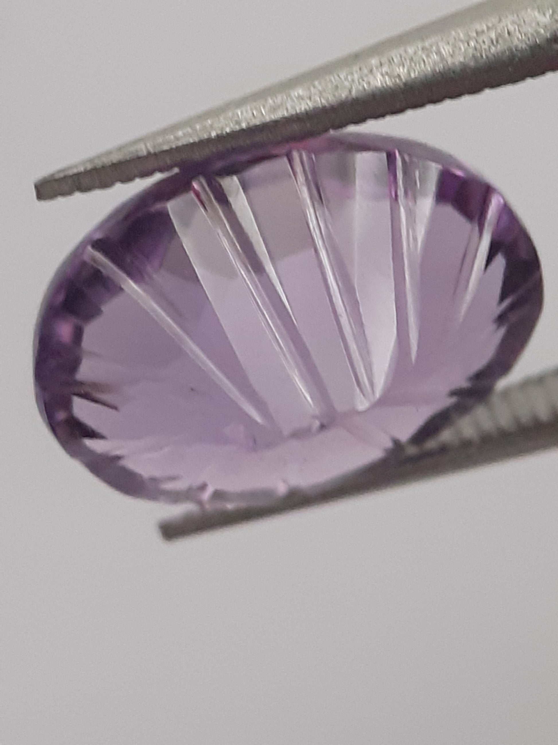 Natural violet purple Amethyst - 3.054 ct - oval - custom cut - certified natural - Natural Gems Belgium