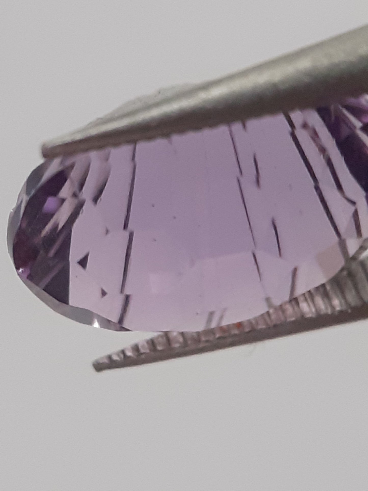 Natural violet purple Amethyst - 3.054 ct - oval - custom cut - certified natural - Natural Gems Belgium