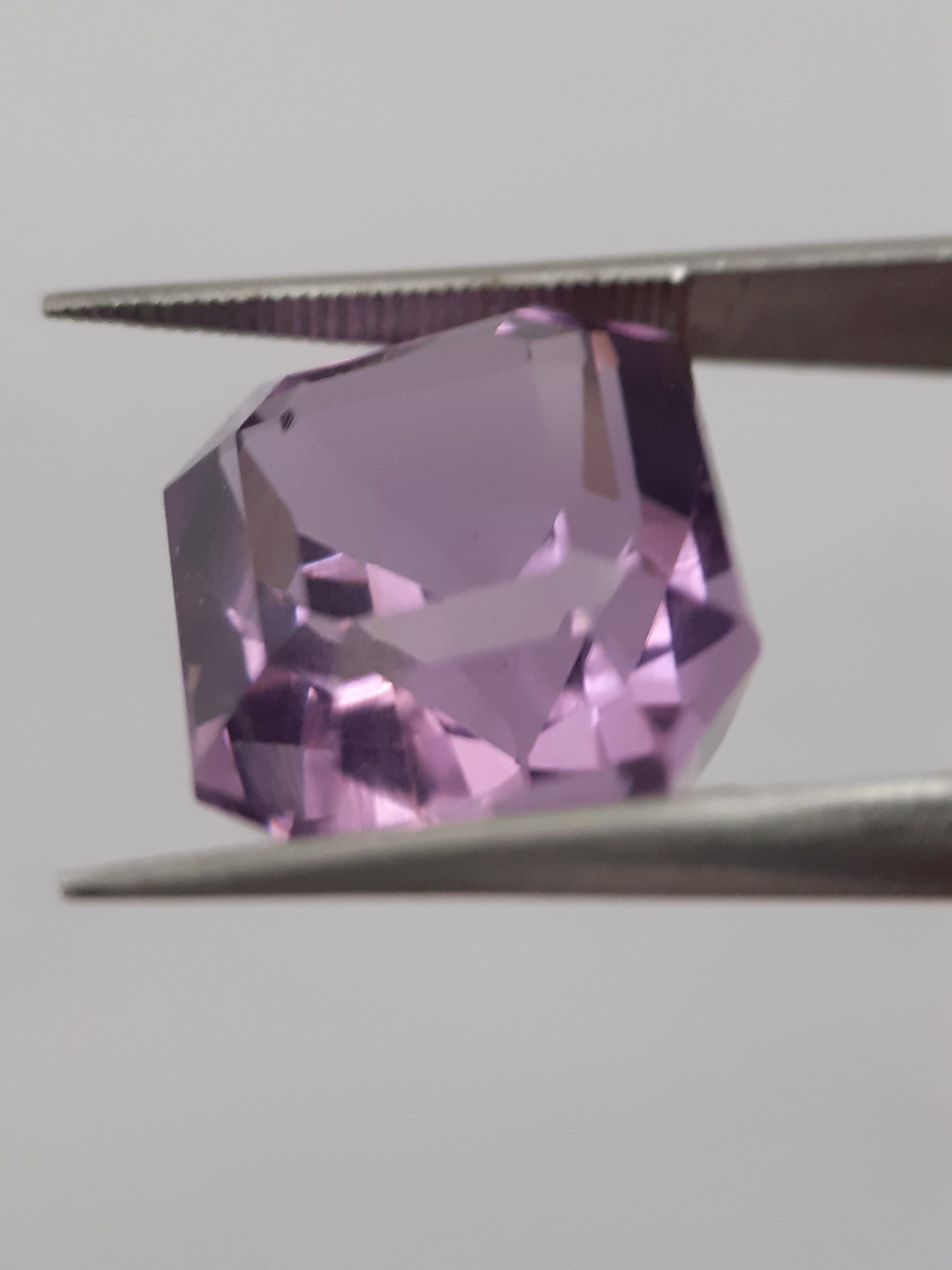 Natural light purple Amethyst - 11.984 ct - octagon - certified natural - Natural Gems Belgium