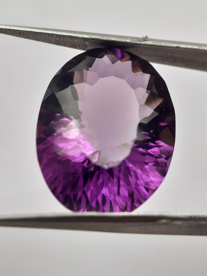 Natural deep purple Amethyst - 15.670 ct - Oval - AAA++ grade - unheated - Natural Gems Belgium