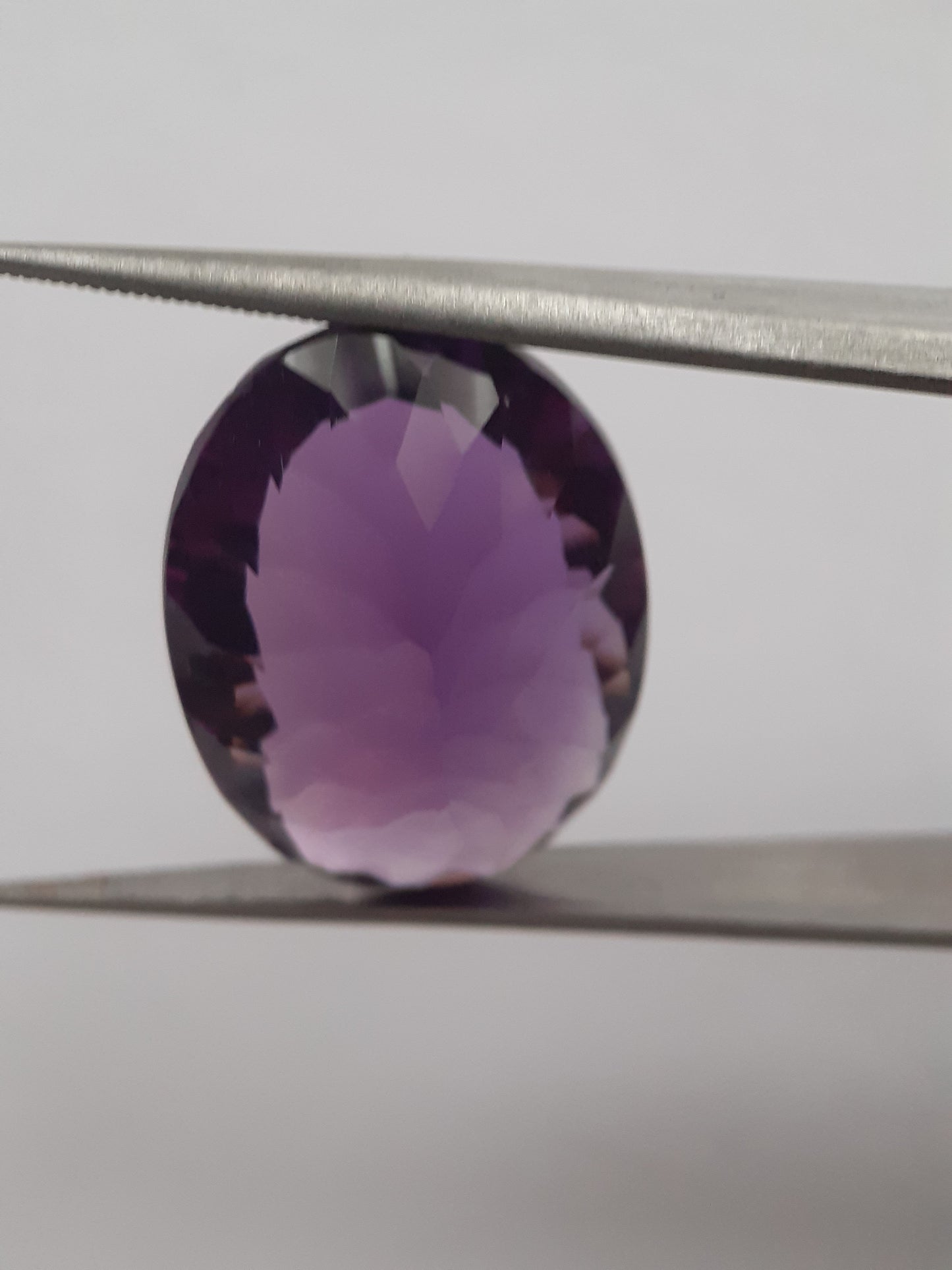 Natural deep purple Amethyst - 15.670 ct - Oval - AAA++ grade - unheated - Natural Gems Belgium