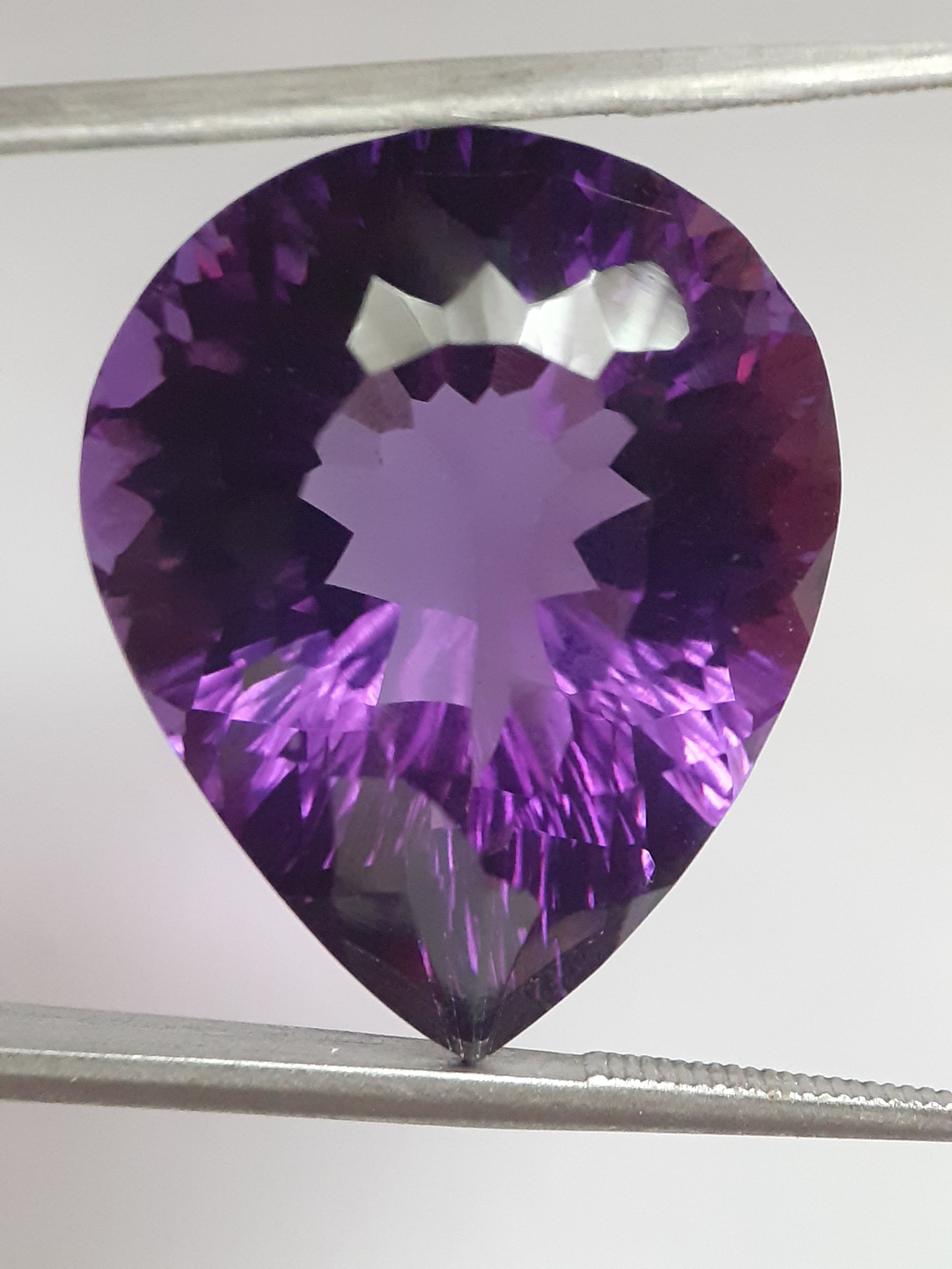 Natural deep purple Amethyst - 23.269 ct - Pear - AAA++ grade - unheated - Natural Gems Belgium