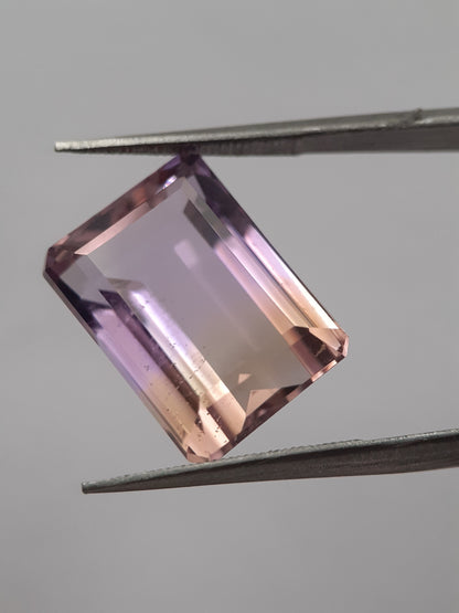 Natural purple and yellow Ametrine - 11.209 ct - octagon - certified natural - Natural Gems Belgium