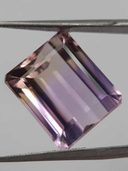 Natural purple and yellow Ametrine - 14.059 ct - AAA grade - octagon - certified natural - Natural Gems Belgium