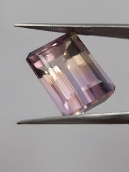 Natural purple and yellow Ametrine - 10.694 ct - AAA grade - octagon - certified natural - Natural Gems Belgium