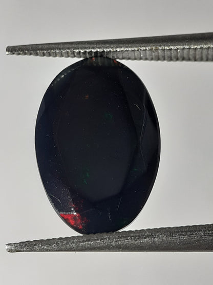 Natural Black Crystal Opal - play of color - 1.892 ct - oval - smoked - Natural Gems Belgium