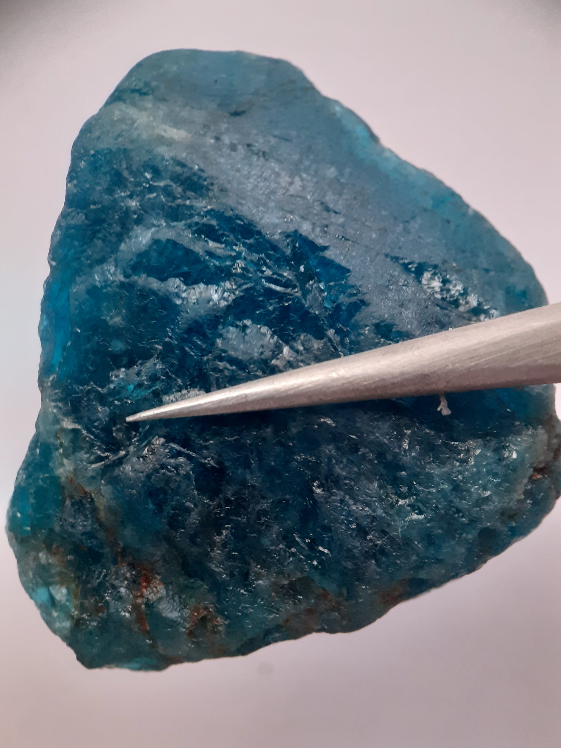 Natural blue Apatite - large facet quality - 119.457 ct - Rough Gemstone - certified natural - Natural Gems Belgium