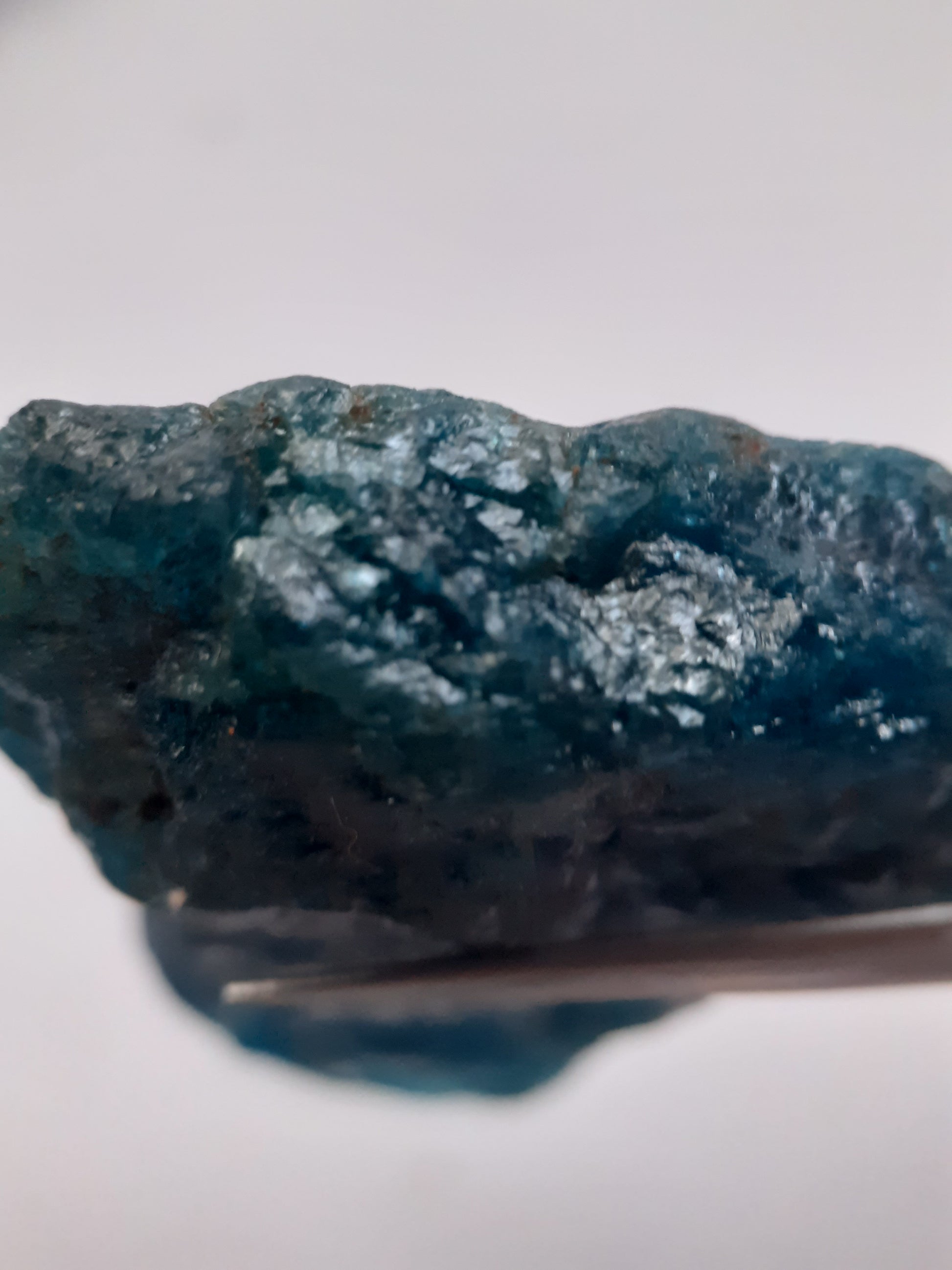 Natural blue Apatite - large facet quality - 119.457 ct - Rough Gemstone - certified natural - Natural Gems Belgium