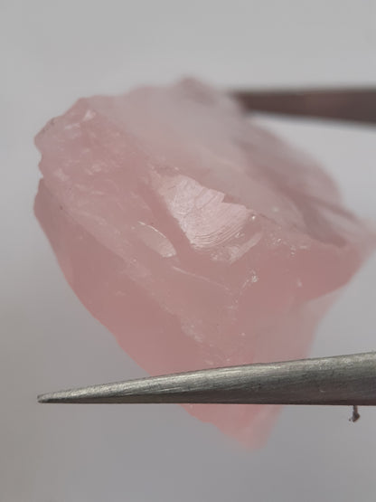 Natural Rose Quartz - facet quality - 66.128 ct - Rough Gemstone - certified natural - Natural Gems Belgium